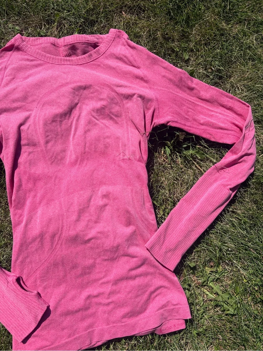 Lululemon Swiftly Tech Long Sleeve Pink Seamless Running Top Fits Women’s 6/8
